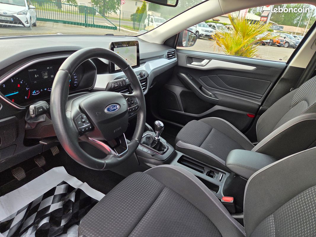 Ford Focus SW 1.5 L Ecoblue 120 CH "Titanium" 1ère Main (image 2)