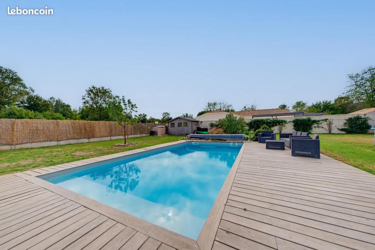 Maison 8 pièces 157 m² · à Saint-Denis-de-Pile · 157 m² · 375 000 €