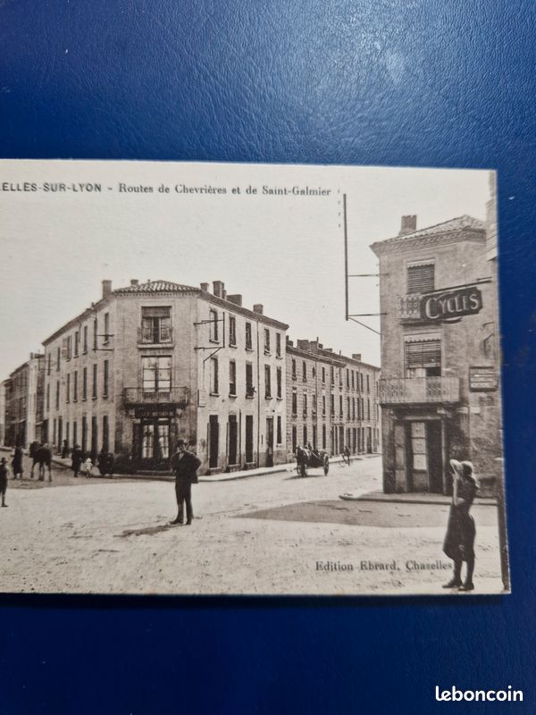 Carte Postale Ancienne Feurs (42) - Rue De La Loire (début 1900)
