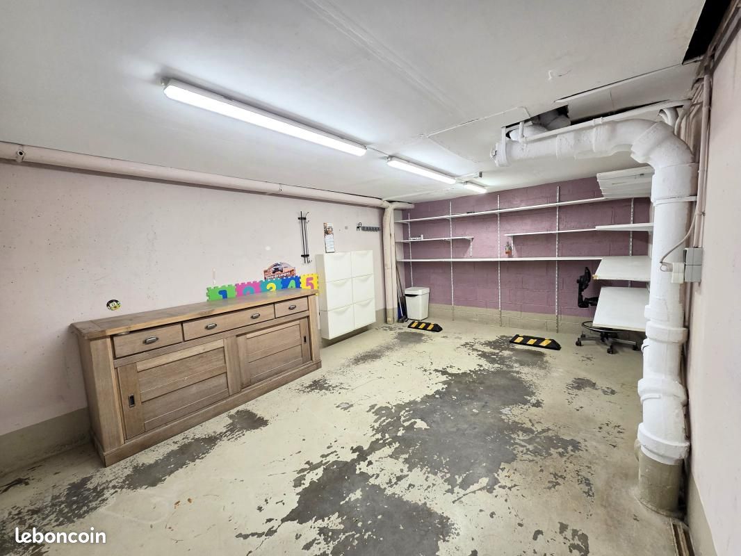 Parking 17 m² · à Chenôve · 17 m² · 13 500 €