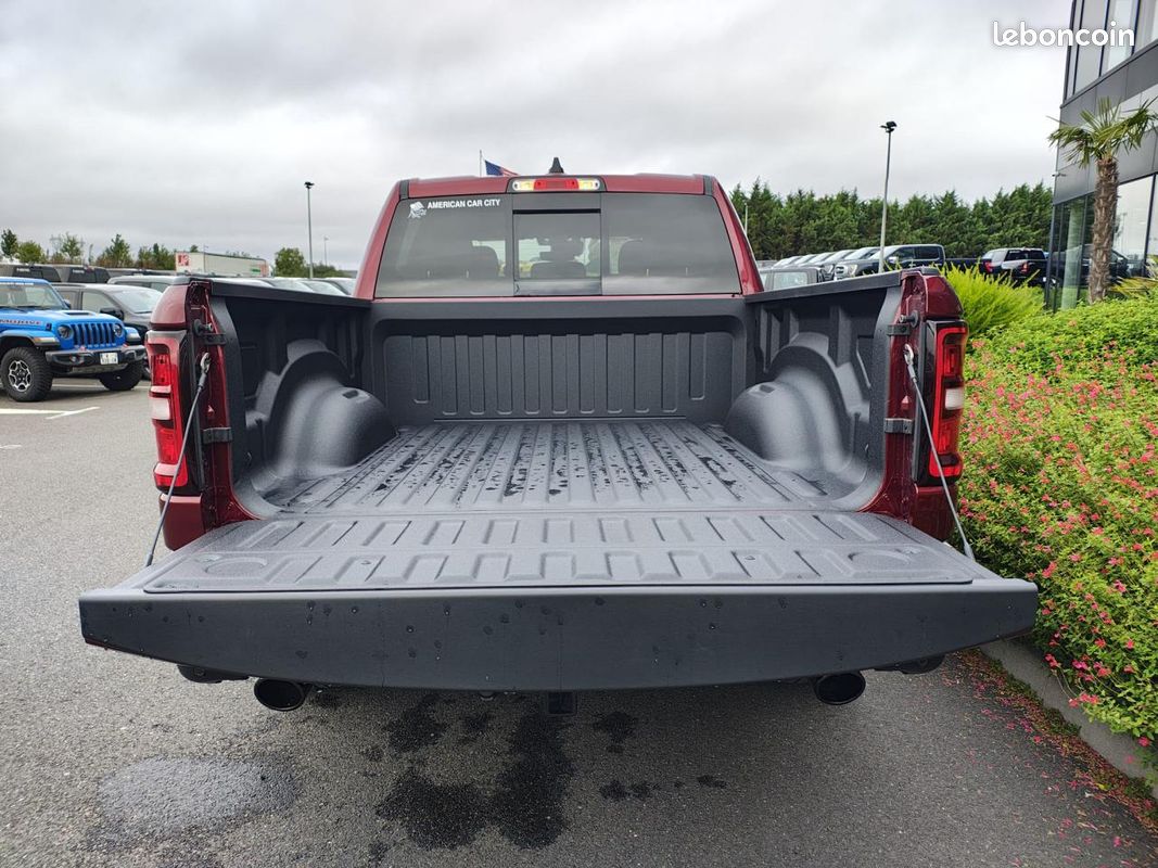 Dodge ram 1500 crew cab sport black package 2025 (image 14)