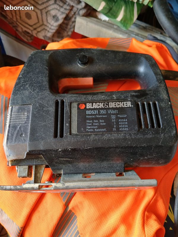 Scie sauteuse BLACK / DECKER (image 1)