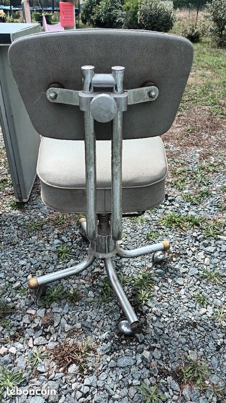 Bureau industriel et sa chaise (image 9)