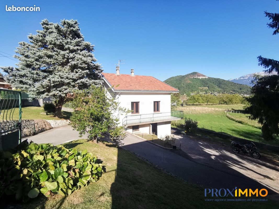 Maison 6 pièces 108 m² · à Voiron · 108 m² · 1 250 €/mois