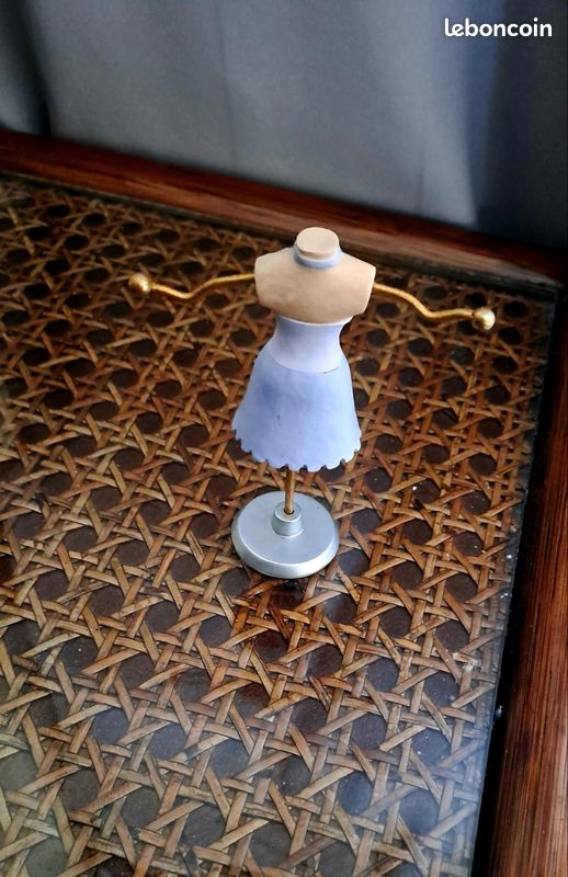 Porte bijoux mannequin (image 3)