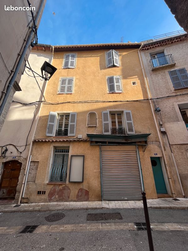 Local commercial 8 pièces 140 m² · à Brignoles · 140 m² · 295 000 €