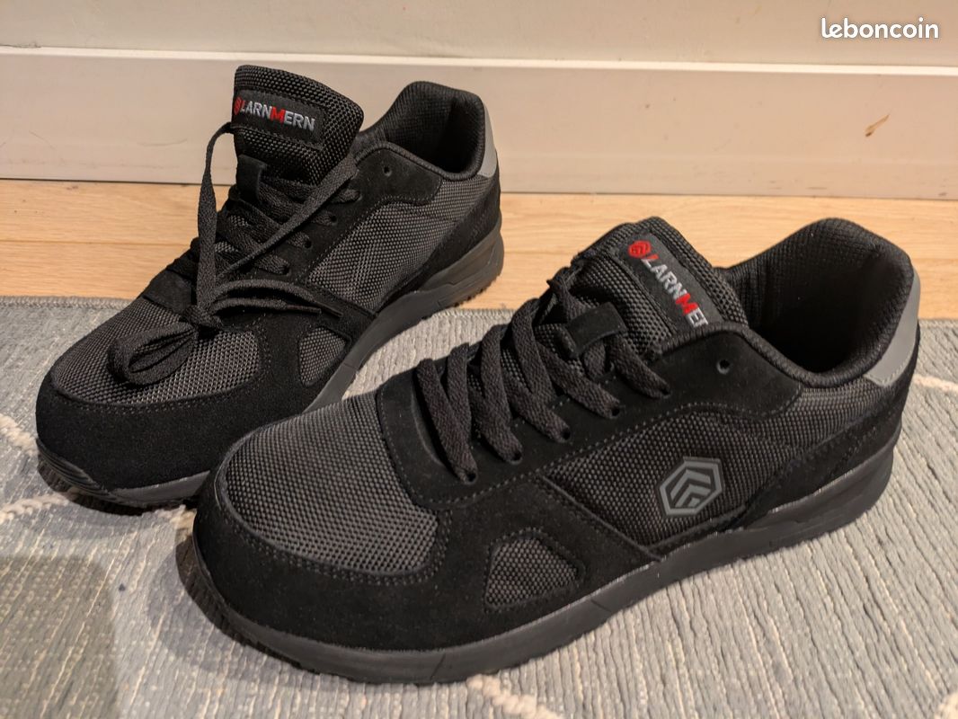 Chausseurs de sécurité 45 neuves (image 1)