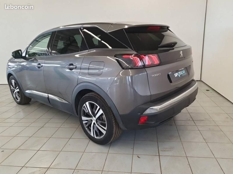 Peugeot 3008 HYBRID 225ch Allure Pack e-EAT8 (image 7)