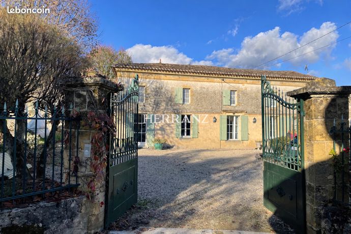 Propriété 7 pièces 220 m²