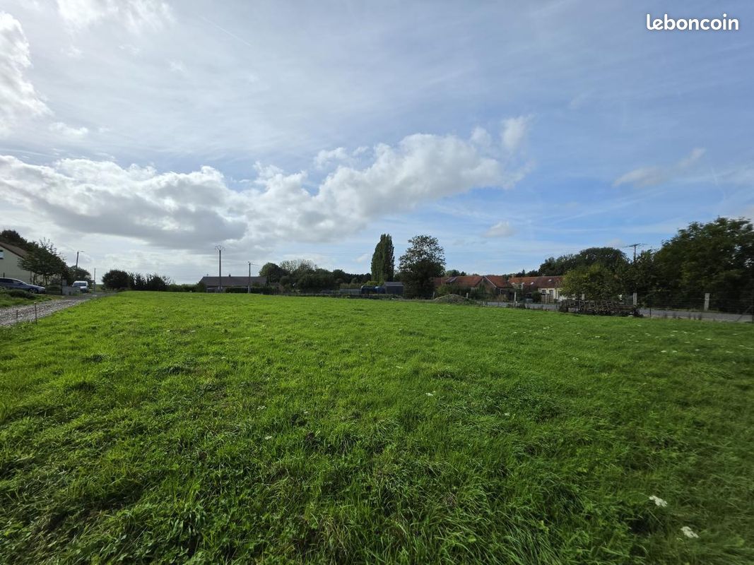 Terrain 1500 m² · à Monchy-au-Bois · 1 500 m² · 47 700 €