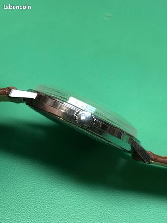 Montre Mécanique Vintage LIP RSC 553 – Boîtier Acier, Cadran Blanc – Fonctionnelle Avec Rayures