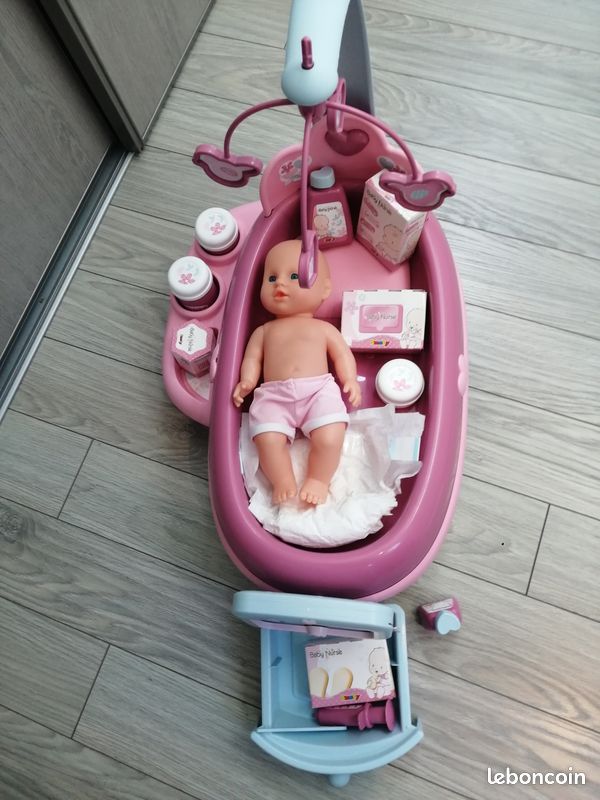 Baby nurse (image 1)