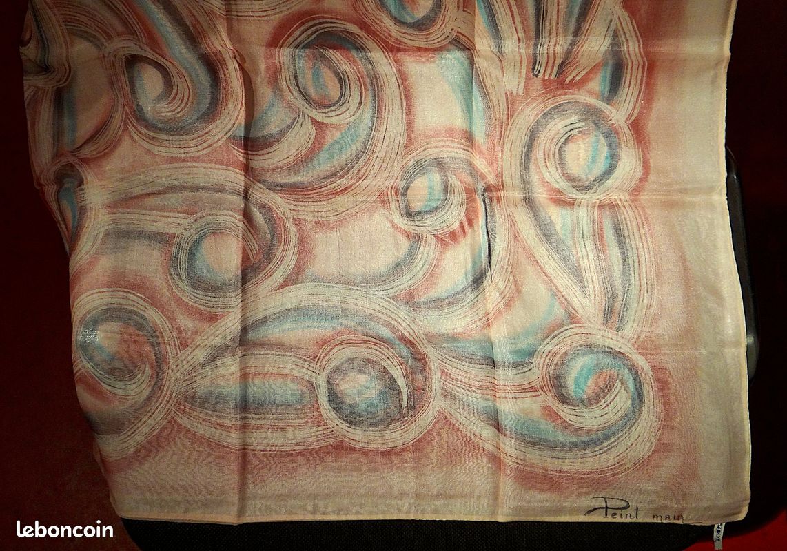 Foulard soie peint a la main signe isabelle de serre (image 2)