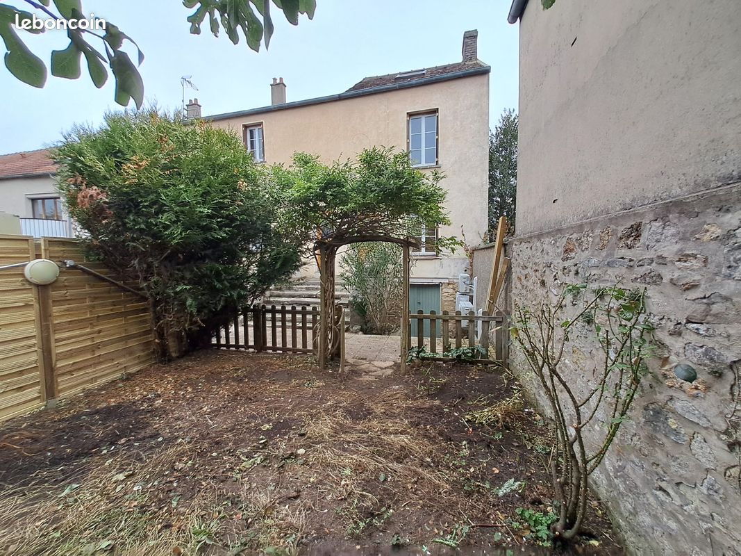Maison 5 pièces 100 m² · à Aubergenville · 100 m² · 1 400 €/mois