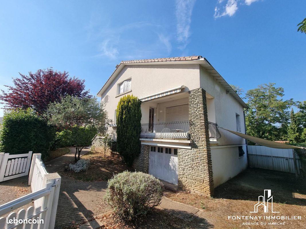 Maison 9 pièces 148 m² · à Fontenay-le-Comte · 148 m² · 252 600 €