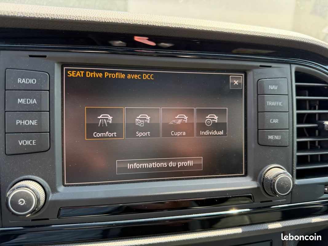 SEAT LEON 2.0 TSI 280 CUPRA CarPlay Toit ouvrant pano Sièges sport chauffants Garantie 12 mois (image 27)