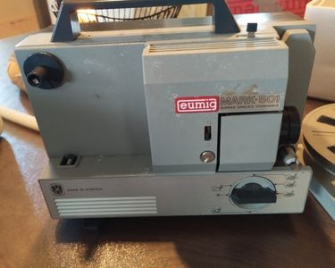 Projecteur Instaprojection Super 8 et 8 mm Eumig R2000 - France