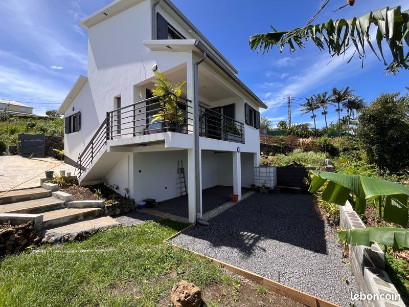 Maison 4 pièces 80 m² · à Saint-Pierre · 80 m² · 1 400 €