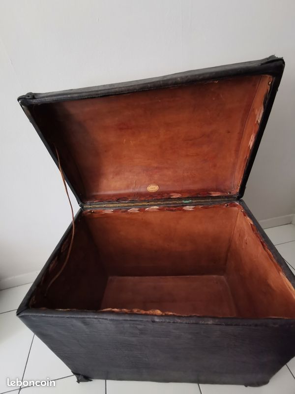 Coffre en cuir noir (image 6)