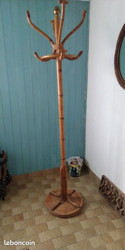 Patere sur pied en rotin (image 1)