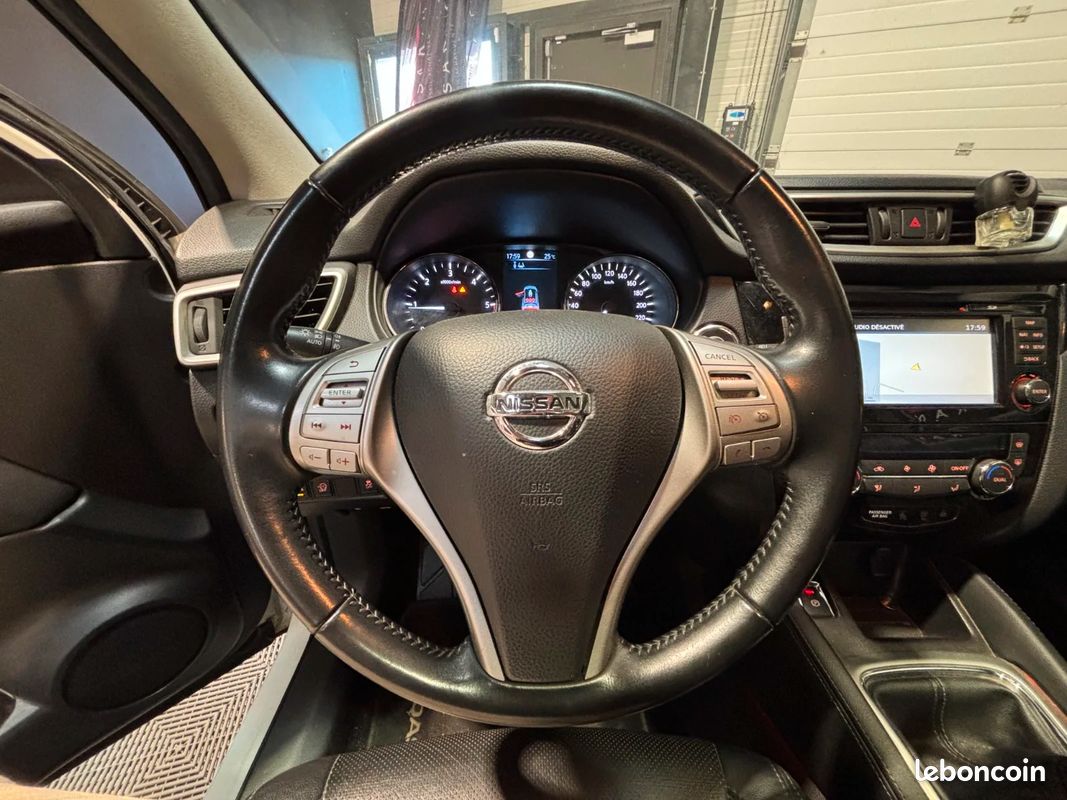 NISSAN QASHQAI 1.6 dCi 130 Stop/Start Tekna - excellent état - 86 000 km - intérieur cuir (image 16)