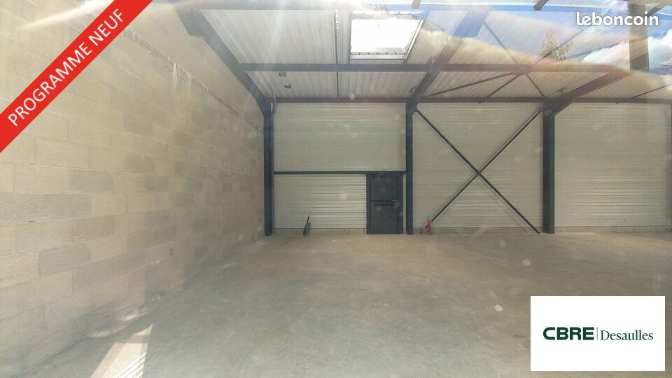 Local commercial 596 m² - Bureaux & Commerces