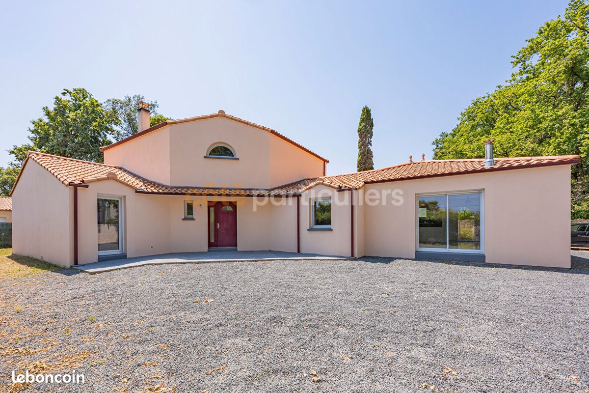 Maison 9 pièces 215 m² · à Haute-Goulaine · 215 m² · 474 900 €