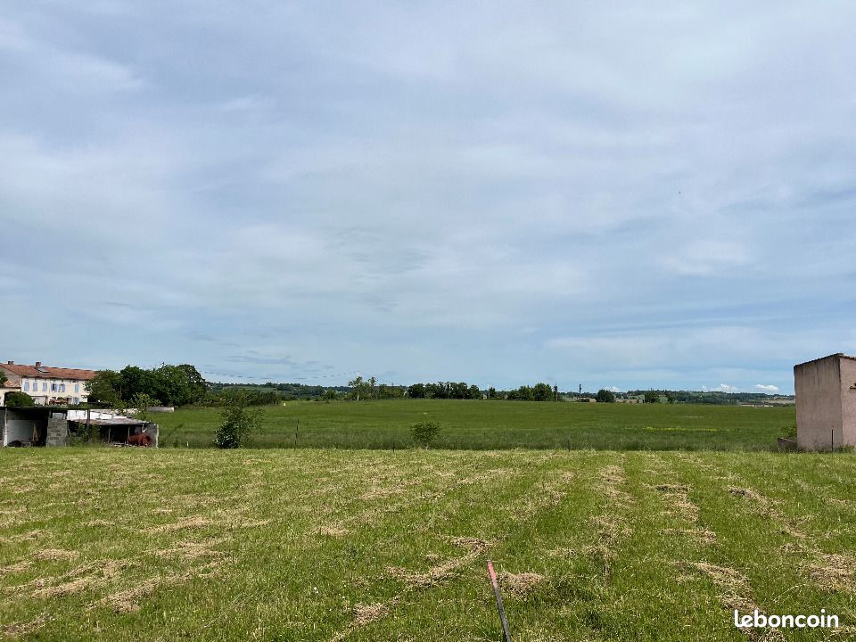 Terrain 1 453 m² Bernac · 90 000 €