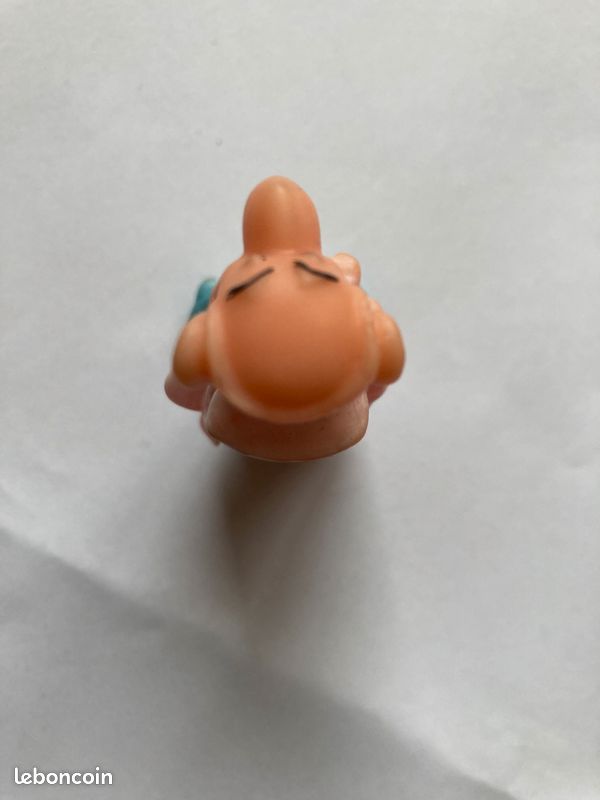 Astérix pouet pelletier Delacote de 7cm de haut. Ailes du casque abimées Astérix pouet pelletier Delacote de 7cm de haut. Ailes du casque abimées