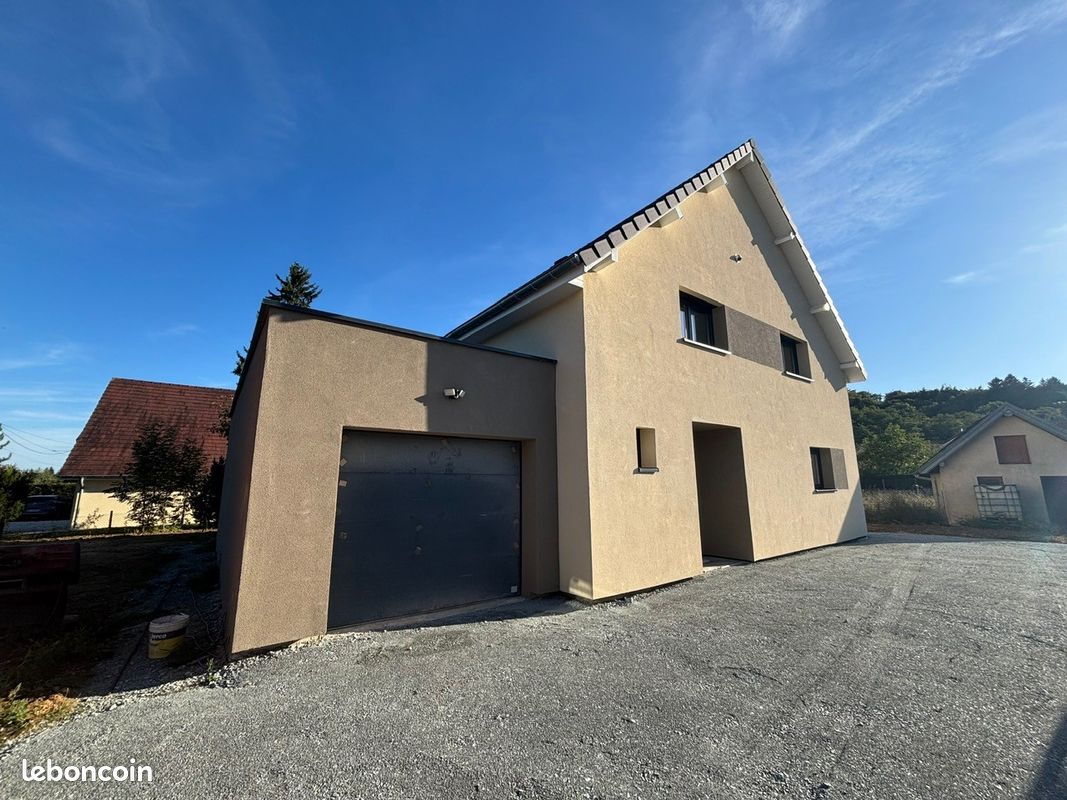 Maison 6 pièces 149 m² · à Anjoutey · 149 m² · 369 000 €