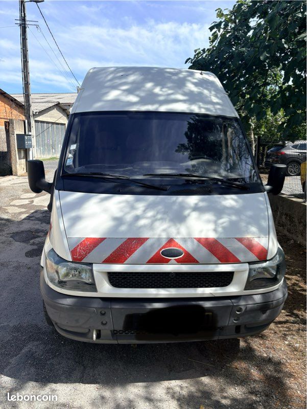 Ford transit (image 1)