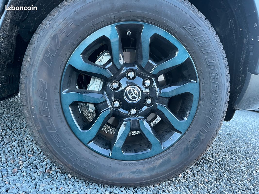 Nouveau Toyota Hilux 2.8 D4D 204 cv Invincible BVA Double Cabine SANS MALUS SANS TVS (image 3)