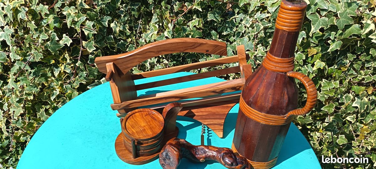 Lot De 2 Porte-bouteilles En Bois Des Années 1930 - Roi (40 Cm) Et Reine (39 Cm)