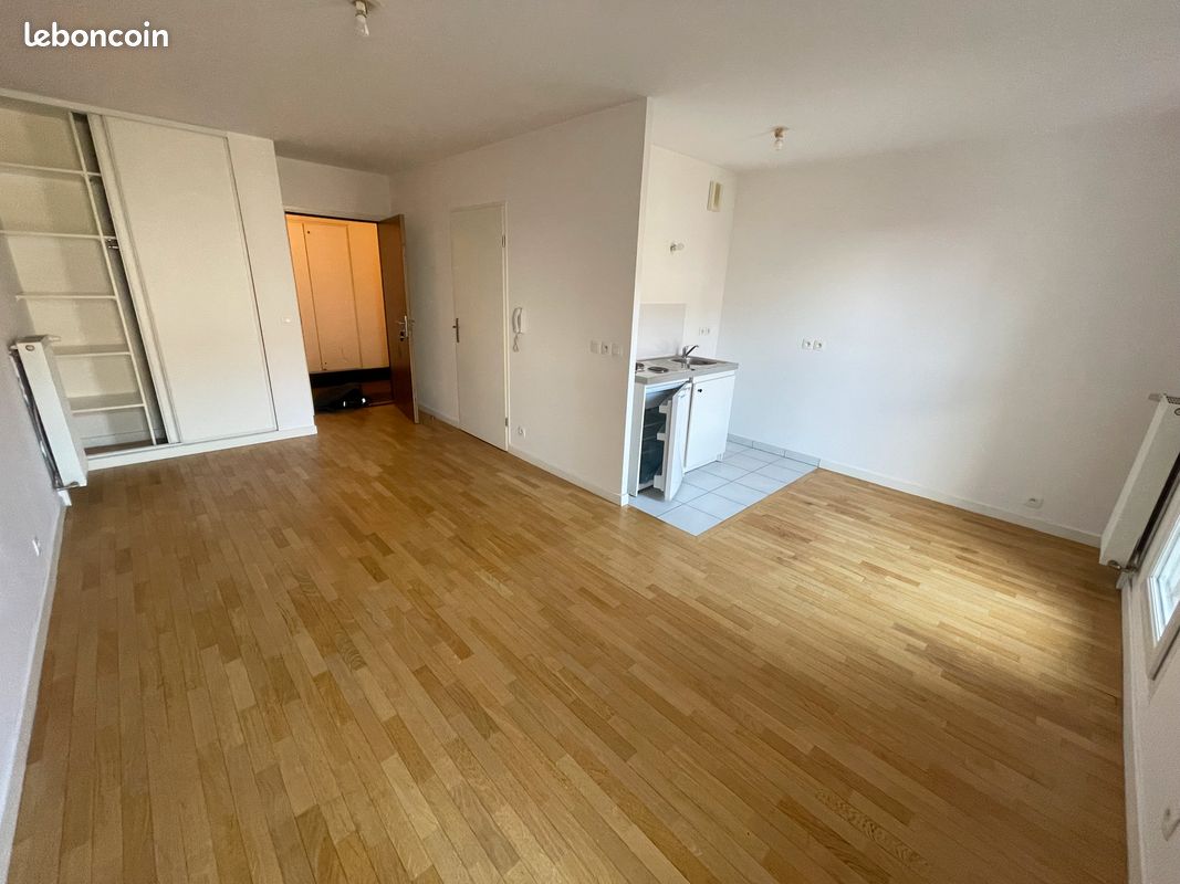 Appartement 1 pièce(s) 27 m²à louer Massy