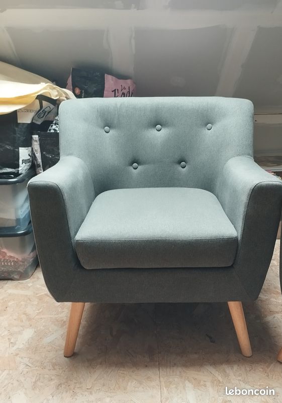 Fauteuil gris de salon (image 1)