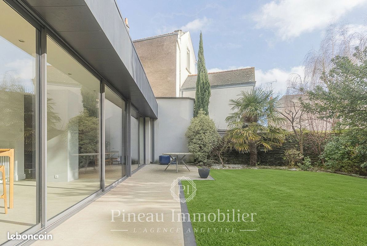 Maison 10 pièces 324 m² · à Angers · 324 m² · 1 185 000 €