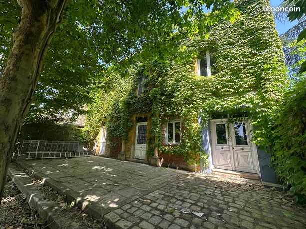 Propriété 7 pièces 220 m²