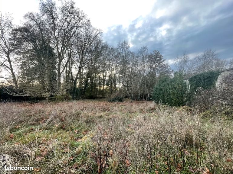 Terrain constructible à Clérey · 29 000 €