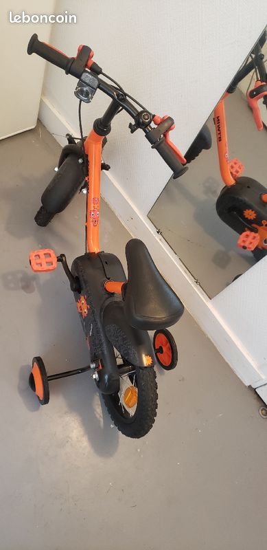 Vélo pour les enfants en très bonne état (image 1)