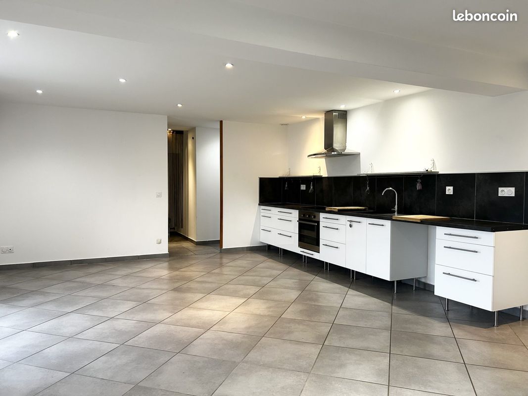 Appartement 4 pièces 100 m² · à Montbrison · 100 m² · 830 €