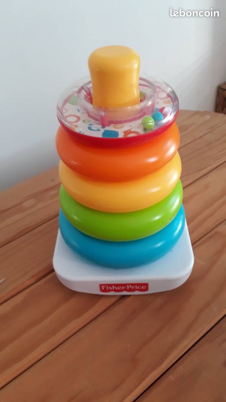 FISHER-PRICE Anneaux Pyramide Arc-en-Ciel (image 1)