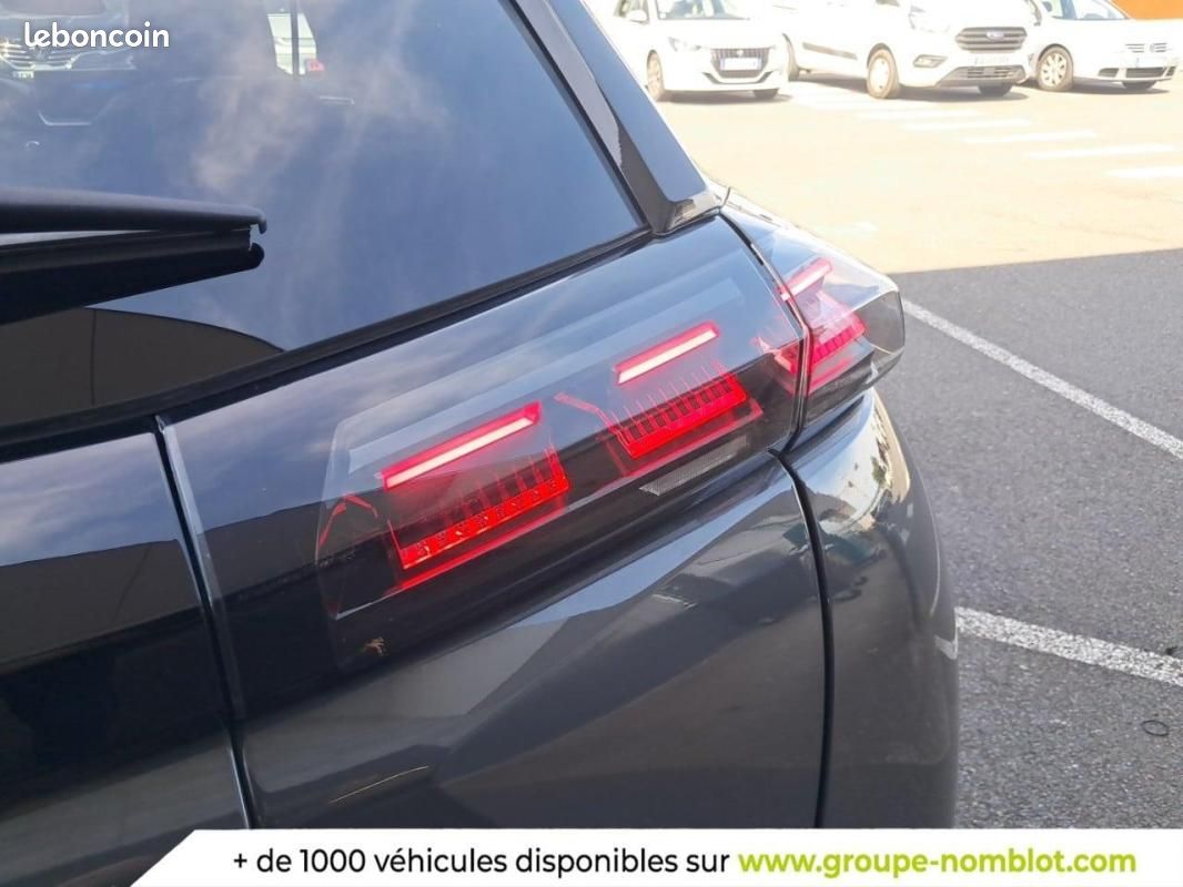 Peugeot 2008 Hybrid 145 e-DCS6 Allure (image 17)
