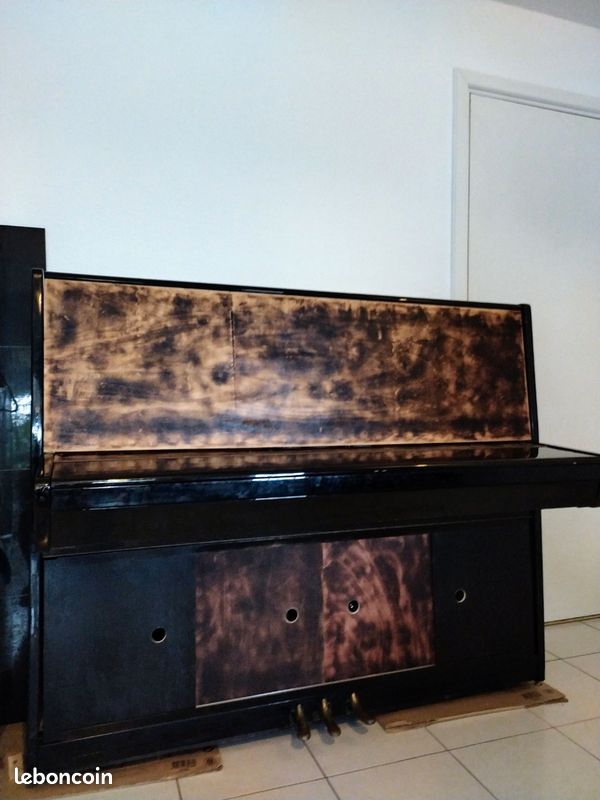 Piano droit bar (image 3)