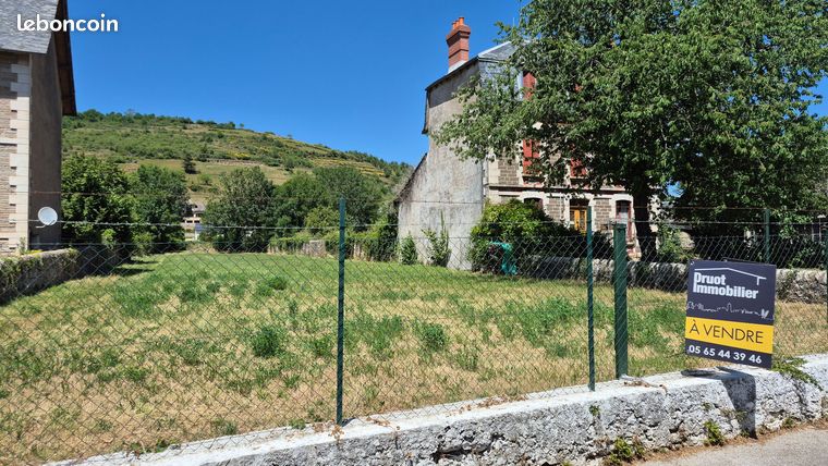 Terrain 1304 m² SAINT COME D OLT