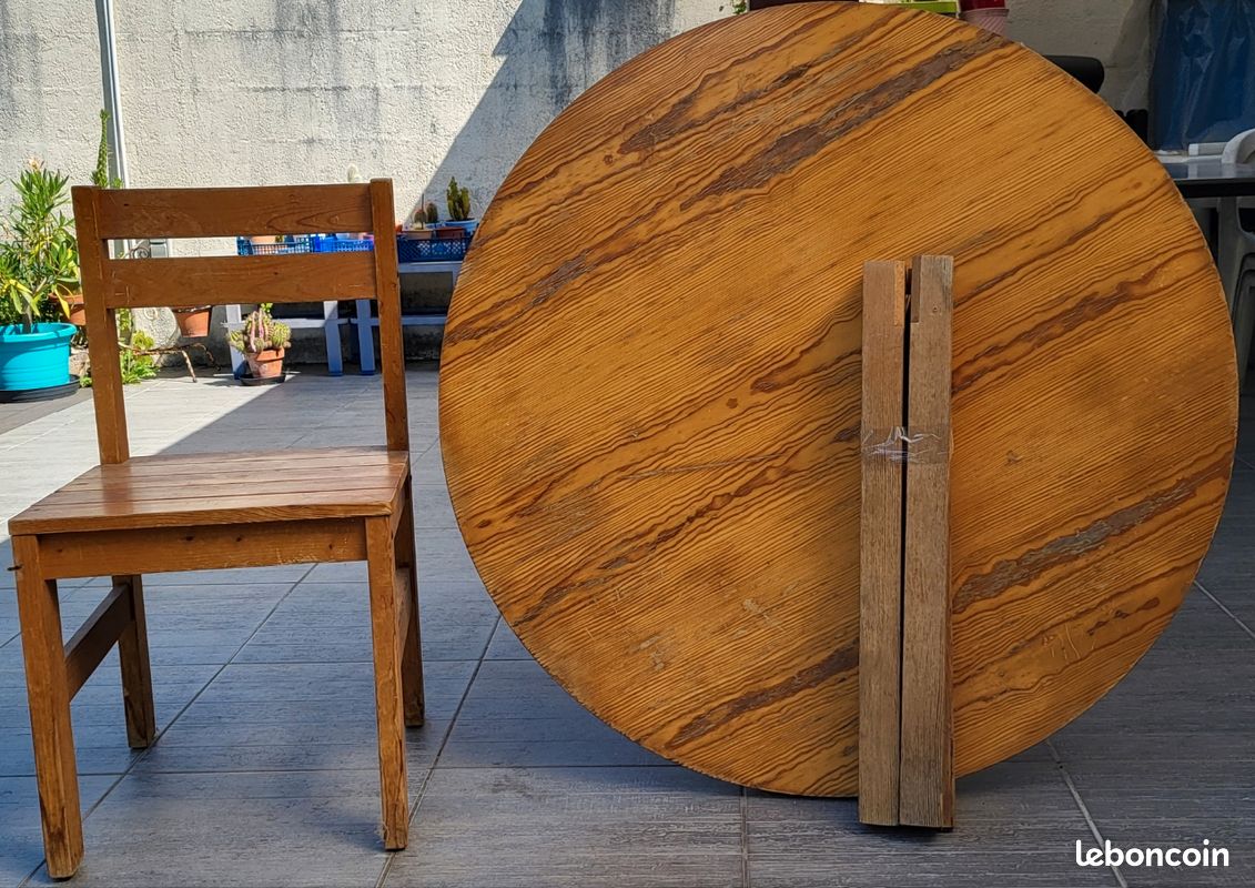 Table + 4 chaises (image 1)