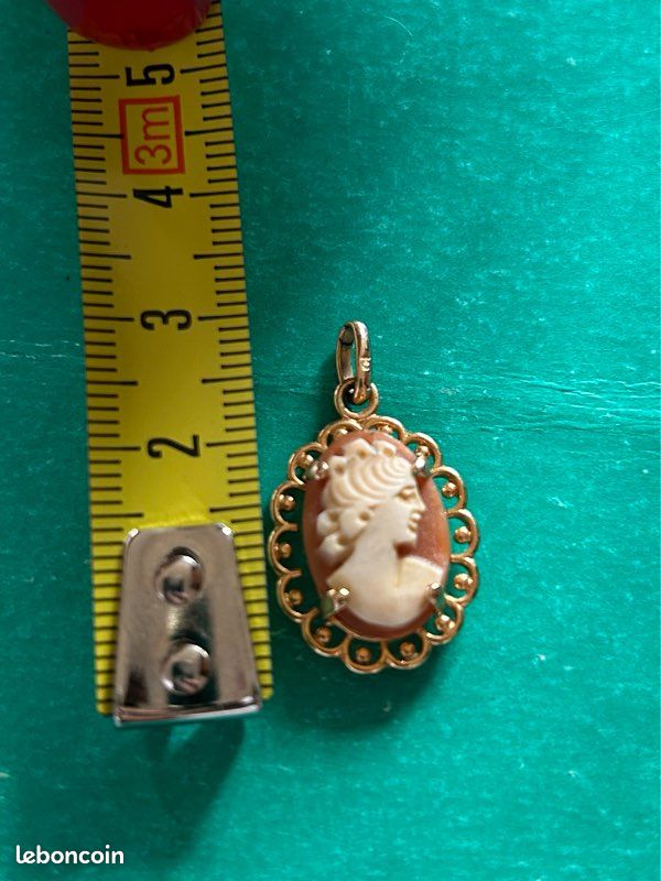 Pendentif Coquillage En Argent Vermeil - Occasion