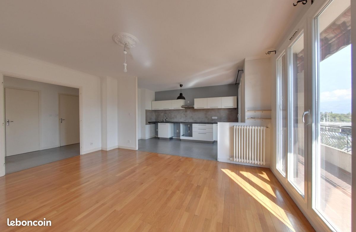 Appartement 3 pièces 67 m² · à Meylan · 67 m² · 275 000 €