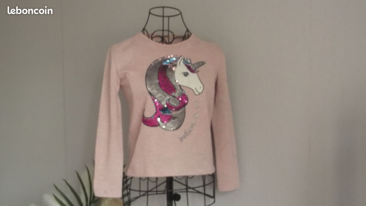 Pull rose Licorne en paillettes (Therc hère ) (image 1)