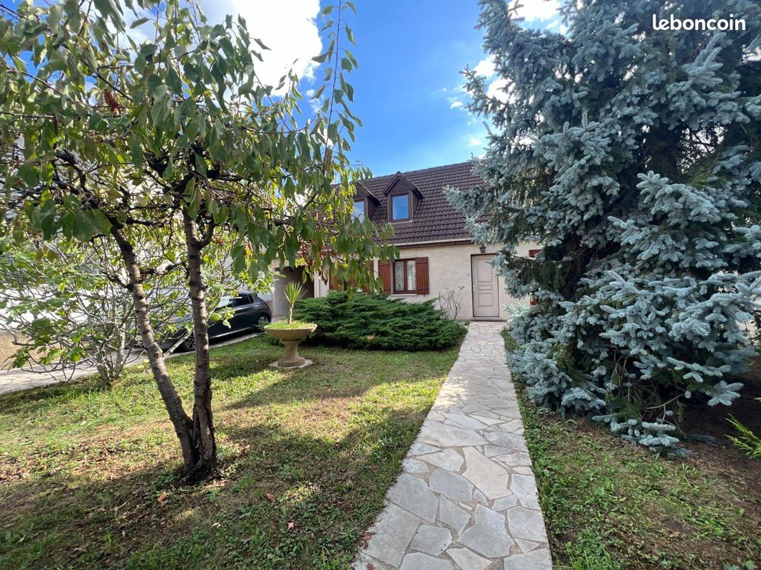 Maison 7 pièces 147 m² · au Blanc-Mesnil · 147 m² · 395 000 €