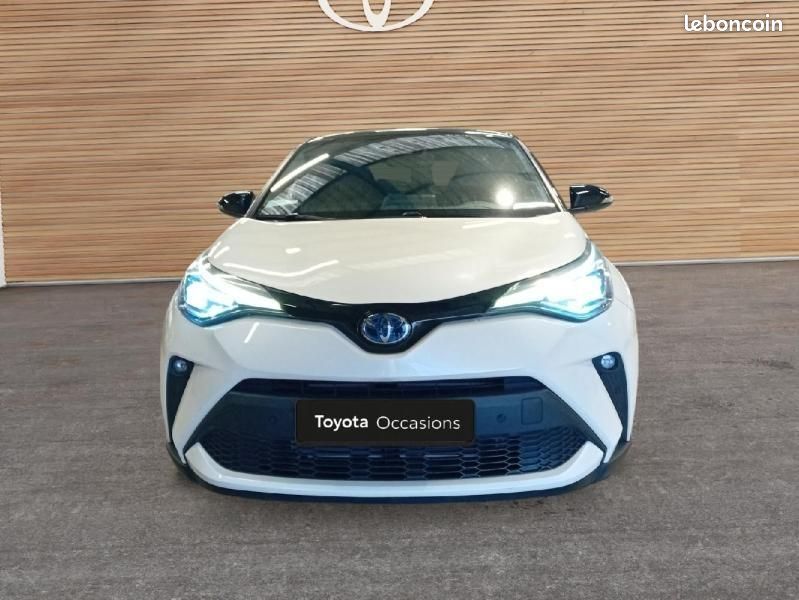 Toyota C-HR 122h Collection 2WD E-CVT MY22 (image 8)